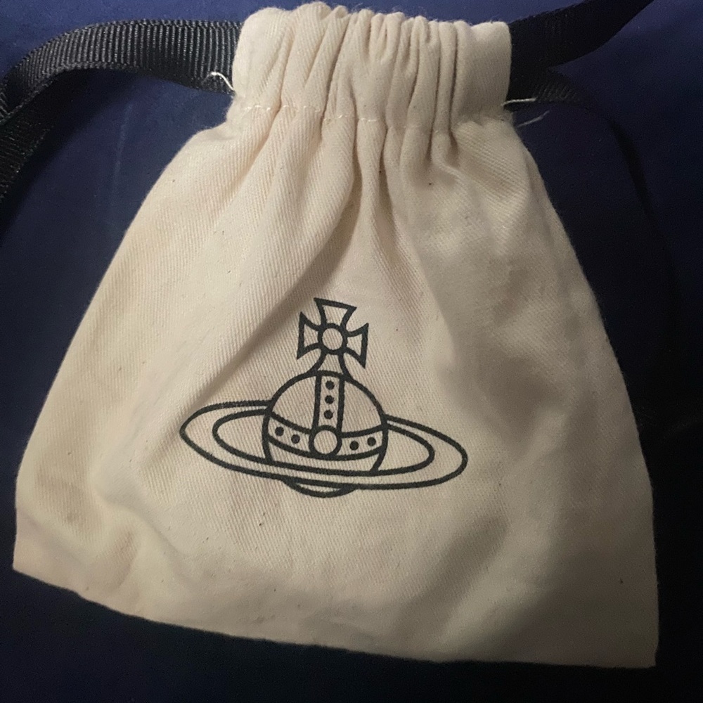 Brand New , Never Worn Vivienne Westwood Women’s pearl necklace